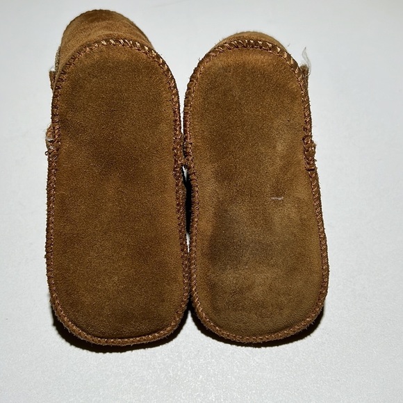 UGG Erin Bootie Baby Sheepskin Wool - Picture 4 of 8